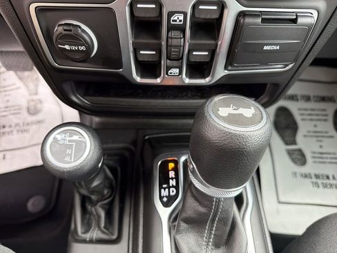 Used 2026 Jeep Wrangler Unlimited Sport AWD/4WD image 24