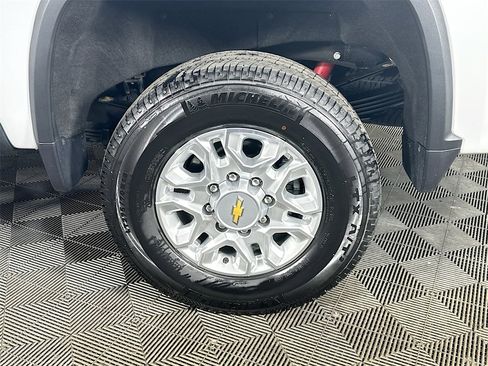 Used 2024 Chevrolet Silverado 3500 LTZ image 35