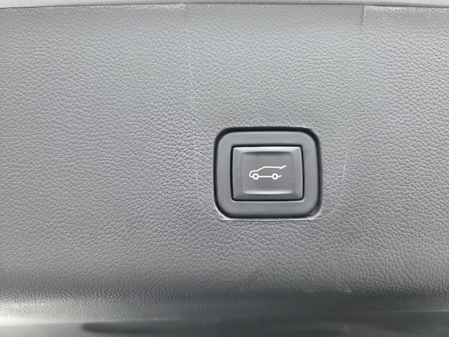 Certified 2023 Chevrolet Traverse LT FWD image 11