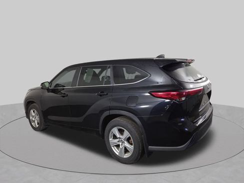 Used 2023 Toyota Highlander L AWD/4WD image 10