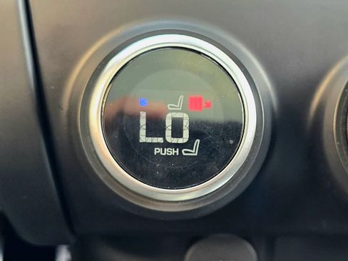 Used 2018 Jaguar E-PACE R-Dynamic HSE AWD/4WD image 37