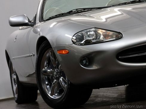 Used 1999 Jaguar XK8 Convertible image 4