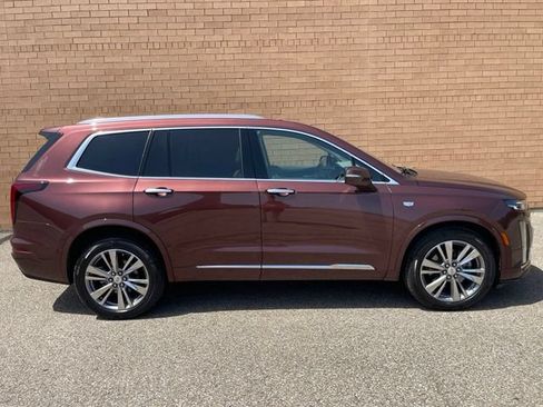 Certified 2022 Cadillac XT6 Premium Luxury w/ Technology Package AWD/4WD image 8