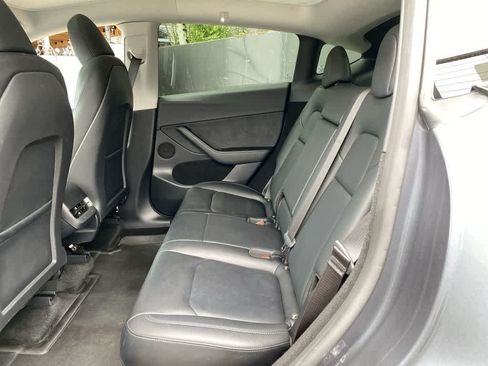 Used 2023 Tesla Model Y Performance AWD/4WD image 15