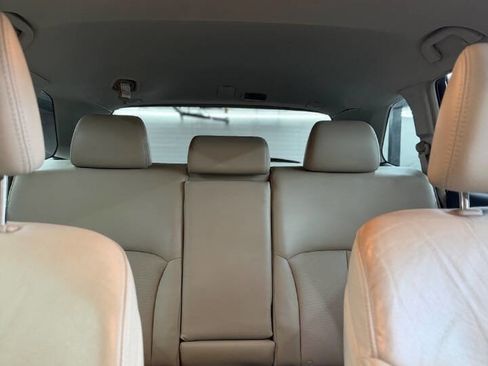 Used 2010 Subaru Outback 2.5i Limited image 17