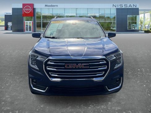 Used 2022 GMC Terrain SLT FWD image 2