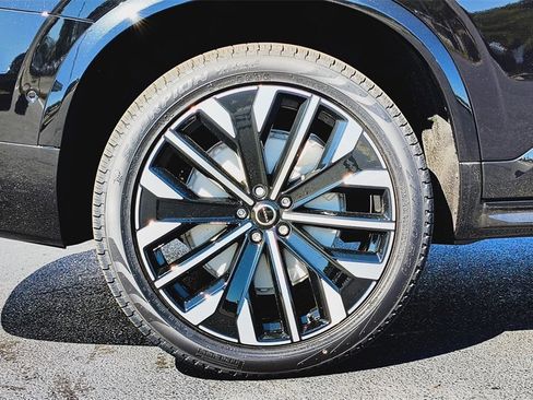 New 2026 Volvo XC90 B6 Plus w/ Protection Package Premier image 30