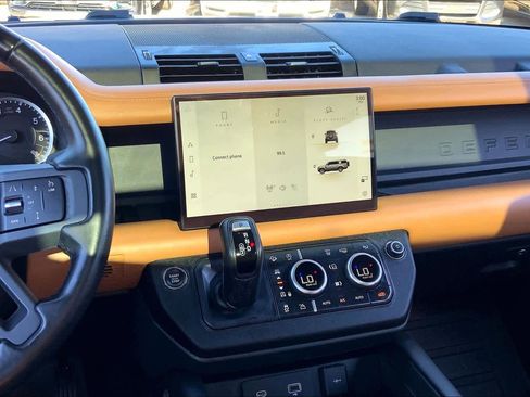 Used 2023 Land Rover Defender 130 X-Dynamic SE image 7