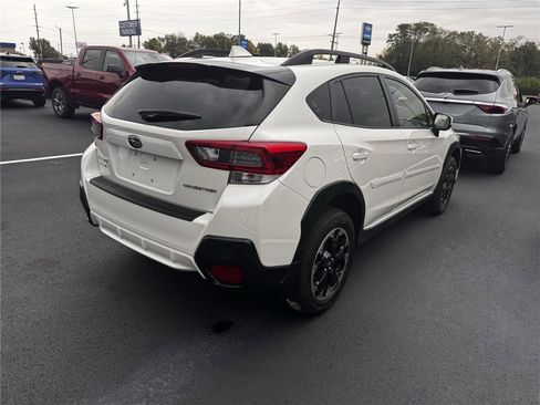 Used 2023 Subaru Crosstrek 2.0i Premium AWD/4WD image 2