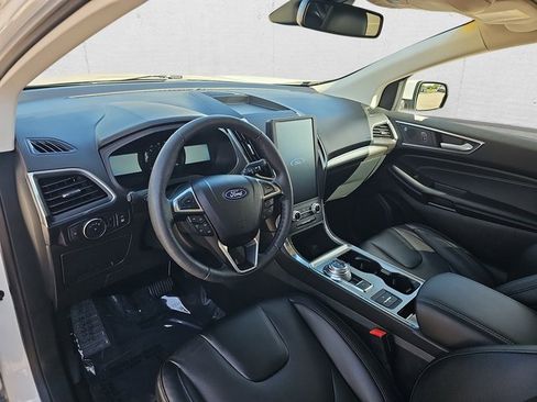 Used 2022 Ford Edge Titanium image 16