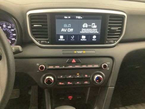 Used 2020 Kia Sportage LX AWD/4WD image 12