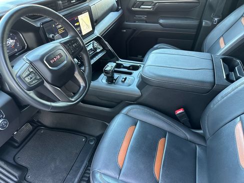 Used 2025 GMC Sierra 1500 AT4 w/ AT4 Premium Package AWD/4WD image 9