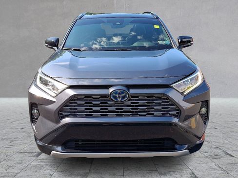 Used 2019 Toyota RAV4 XSE AWD/4WD image 2