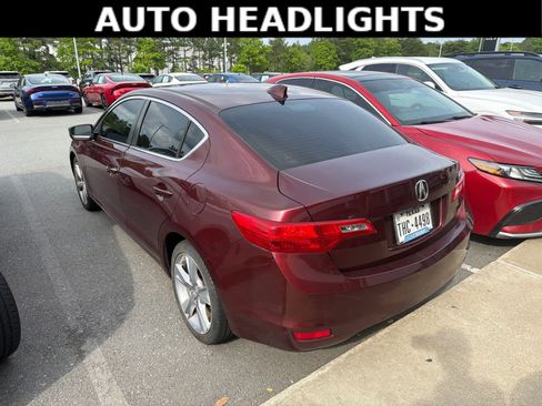 Used 2013 Acura ILX w/ Technology Package FWD image 5
