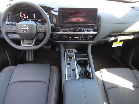 New 2026 Nissan Pathfinder SL FWD image 12