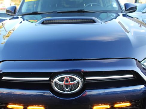 Used 2020 Toyota 4Runner TRD Off-Road w/ Wilderness Package AWD/4WD image 10