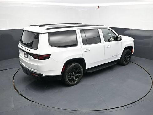Used 2024 Jeep Wagoneer Series II AWD/4WD image 40