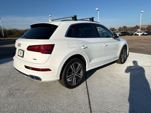 Used 2020 Audi Q5 e Premium Plus w/ Premium Plus Package image 4