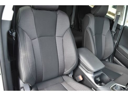 Certified 2025 Subaru Outback Premium w/ Popular Package #1A image 33