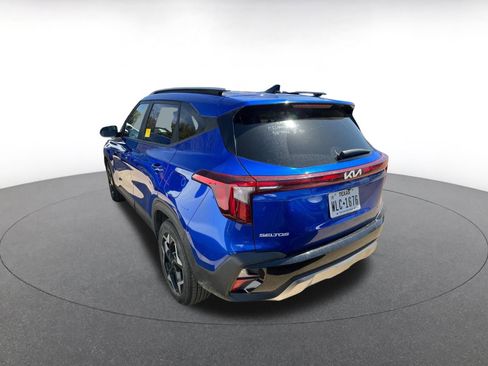 Used 2025 Kia Seltos S image 3