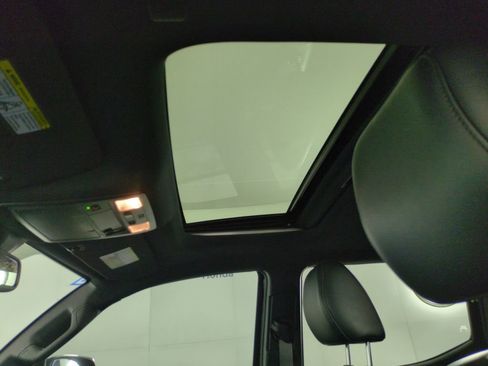 Used 2023 Toyota Tacoma Limited image 21