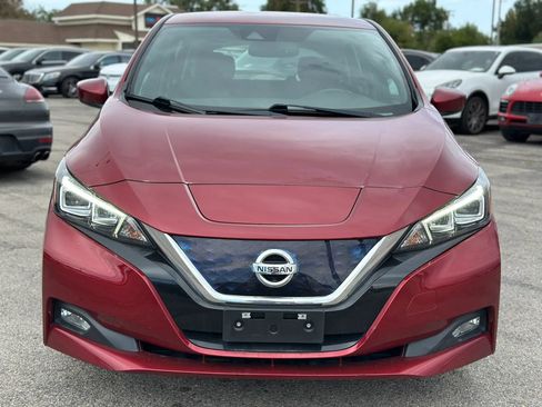 Used 2018 Nissan Leaf SV w/ SV Technology Package FWD image 3