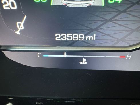 Used 2023 GMC Yukon Denali Ultimate image 10