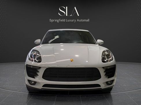 Used 2018 Porsche Macan w/ Premium Package image 5