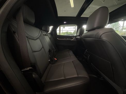 Used 2024 Cadillac XT5 Sportv w/ LPO, Floor Liner Package AWD/4WD image 33