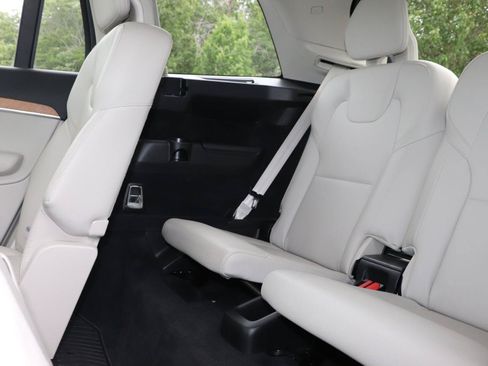 Used 2022 Volvo XC90 T6 Momentum AWD/4WD image 38