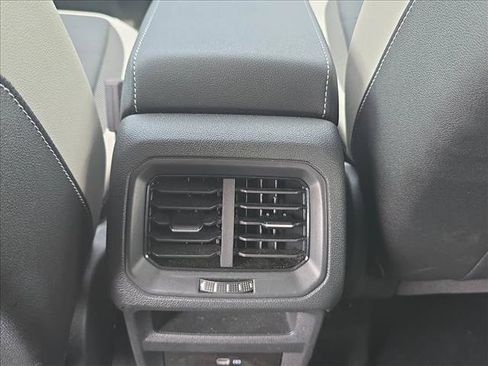 Certified 2025 Volkswagen Taos SE AWD/4WD image 20