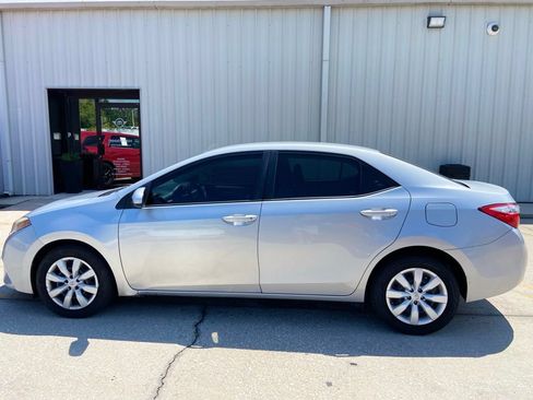 Used 2014 Toyota Corolla LE FWD image 2