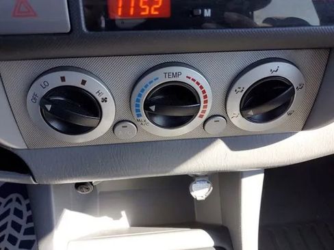 Used 2011 Toyota Tacoma PreRunner image 25