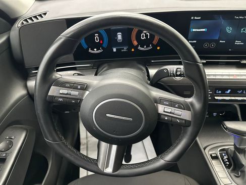 Used 2025 Hyundai Kona SEL FWD image 24