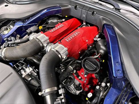 Used 2022 Ferrari Roma RWD image 38