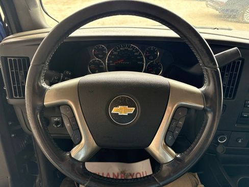 Used 2018 Chevrolet Express 2500 w/ Driver Convenience Package RWD image 12