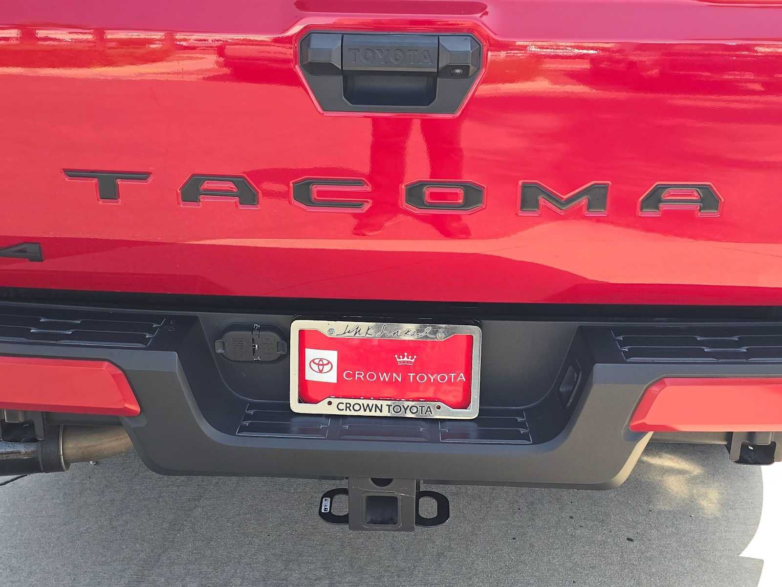 Certified 2024 Toyota Tacoma SR5 AWD/4WD image 13