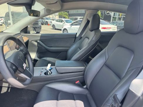 Used 2022 Tesla Model Y Performance AWD/4WD image 6
