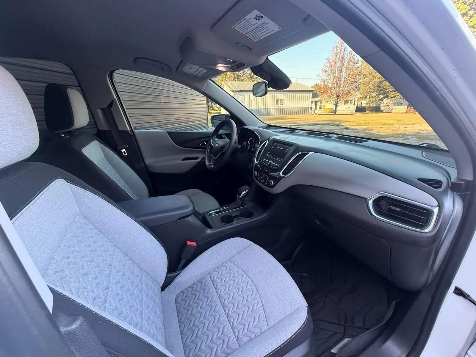Used 2023 Chevrolet Equinox LS w/ LS Convenience Package FWD image 10