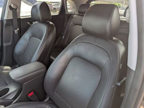 Used 2019 Hyundai Kona Limited FWD image 10
