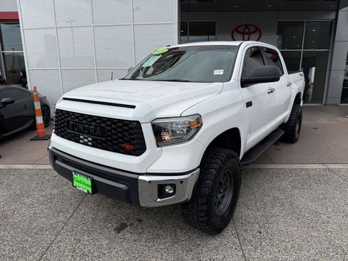 Used 2018 Toyota Tundra Limited w/ Limited Premium Package AWD/4WD image 2