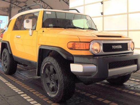 Used 2007 Toyota FJ Cruiser 4WD image 6