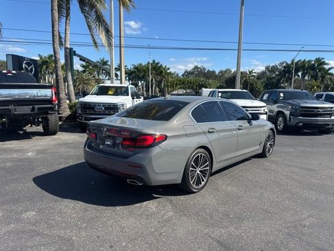 Used 2022 BMW 530i xDrive w/ Premium Package image 7