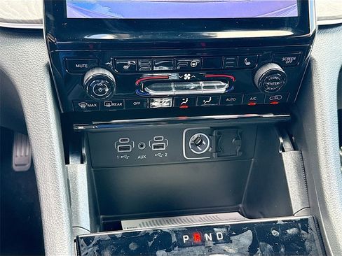 New 2025 Jeep Grand Cherokee L Limited w/ Black Appearance Package image 16