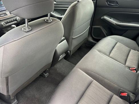 Used 2024 Nissan Altima 2.5 SV image 15