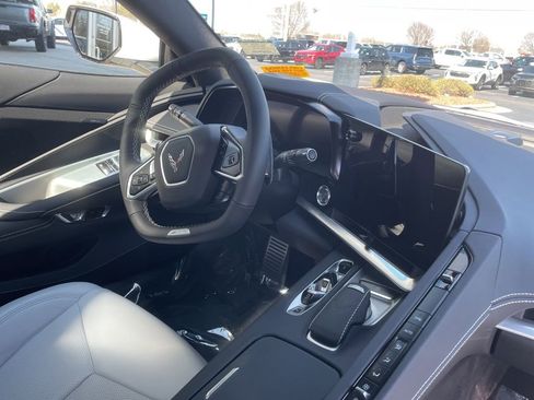 Used 2024 Chevrolet Corvette Z06 RWD image 12