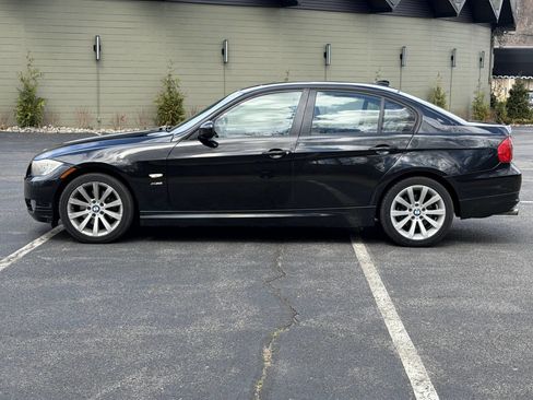 Used 2011 BMW 328i xDrive Sedan image 2