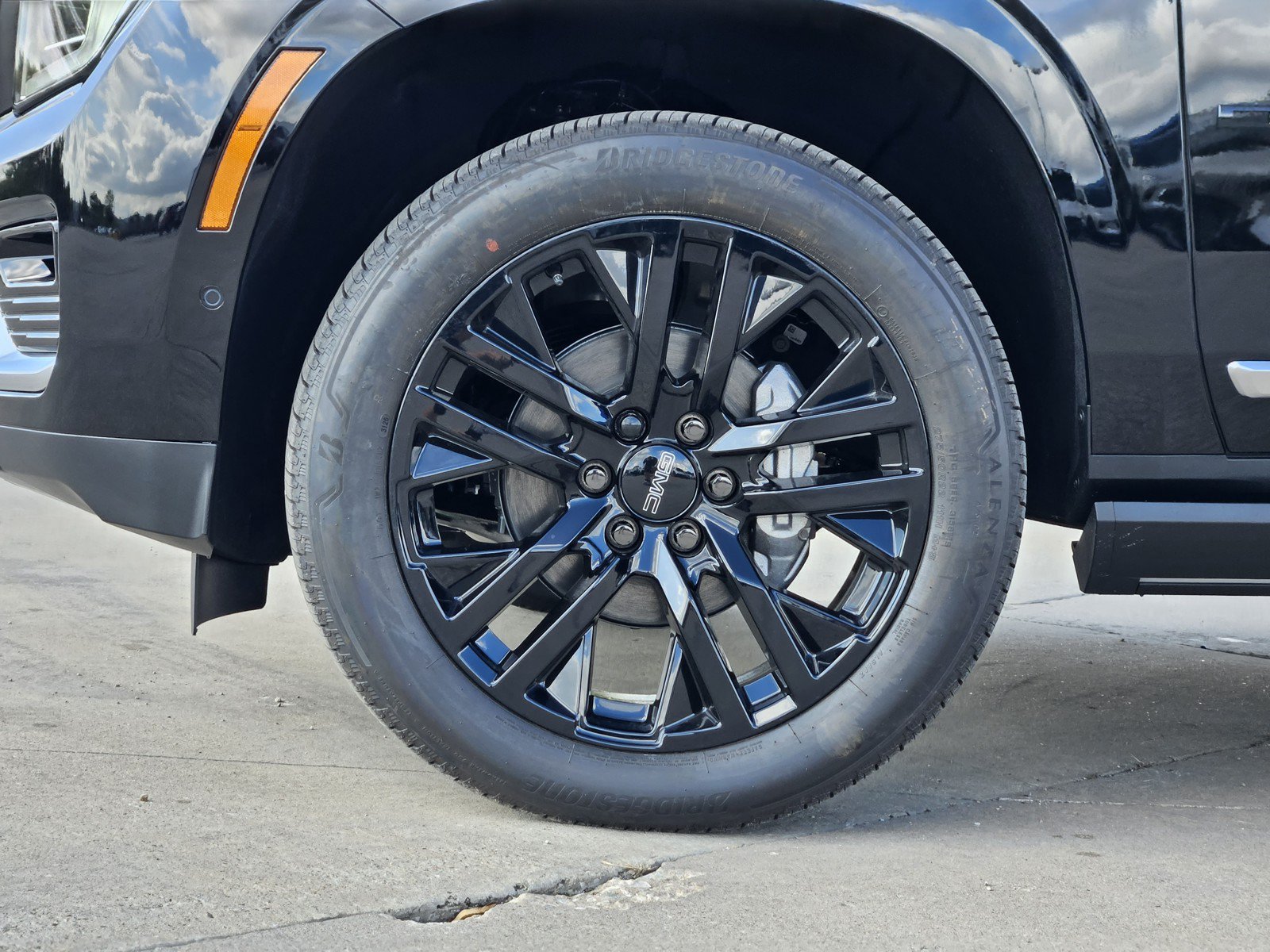 New 2027 GMC Yukon Denali w/ Denali Reserve Package AWD/4WD image 7