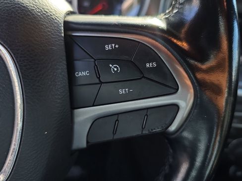 Used 2019 Dodge Charger SXT w/ Leather Interior Group image 19