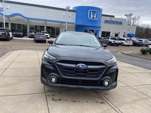 Used 2024 Subaru Outback Premium image 3